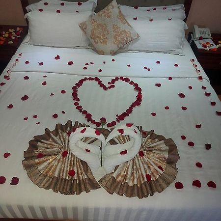 Blue Nest Hotel Addis Abeba Esterno foto