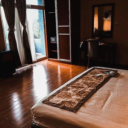 Blue Nest Hotel Addis Abeba Esterno foto